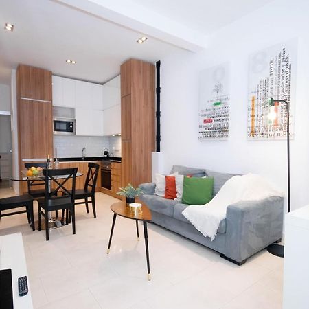 For You Rentals Apartamento Temporal Con Encanto En Malasana Min24 Madrid Bagian luar foto
