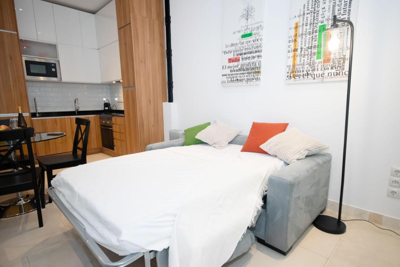 For You Rentals Apartamento Temporal Con Encanto En Malasana Min24 Madrid Bagian luar foto