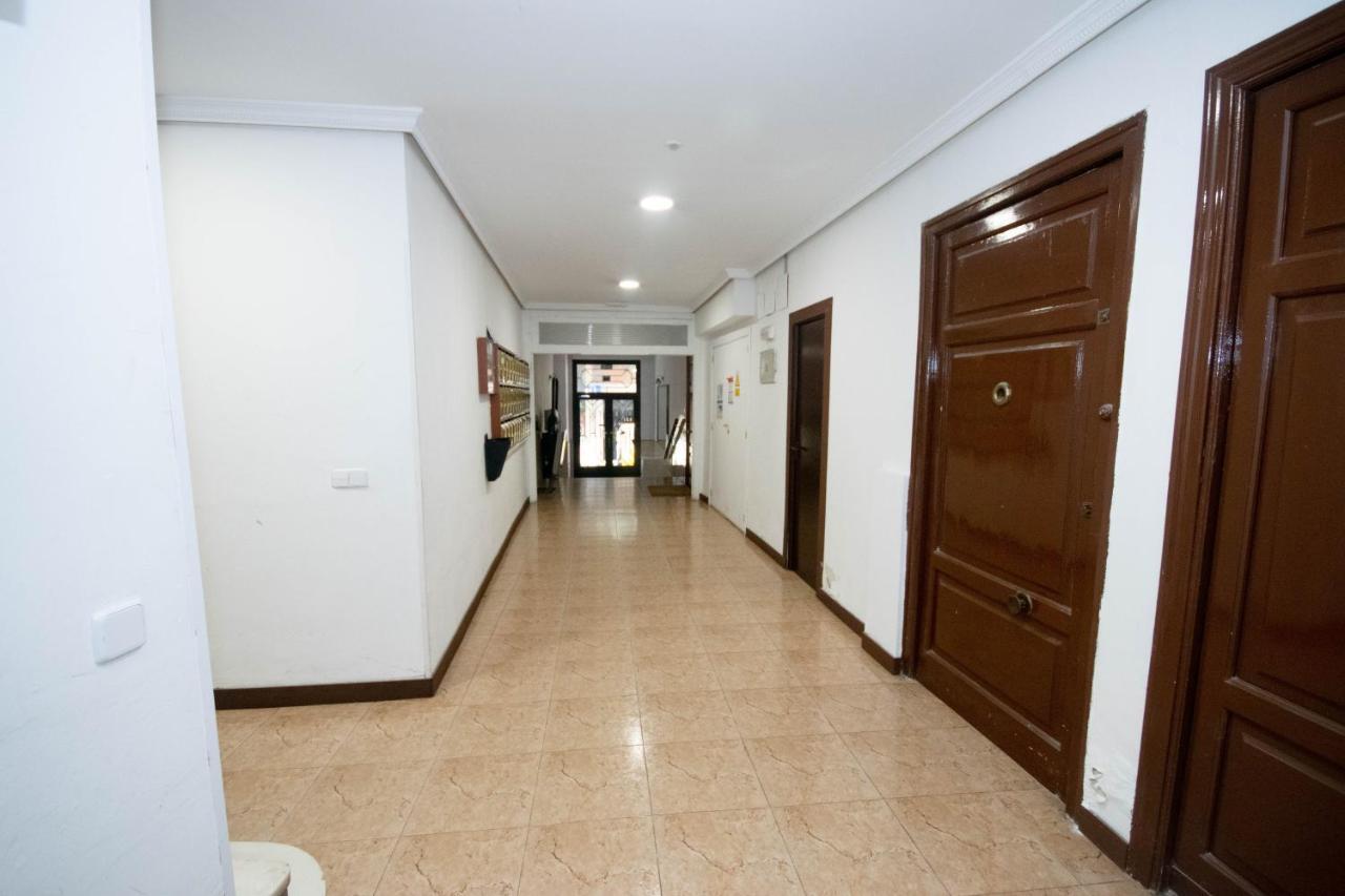 For You Rentals Apartamento Temporal Con Encanto En Malasana Min24 Madrid Bagian luar foto
