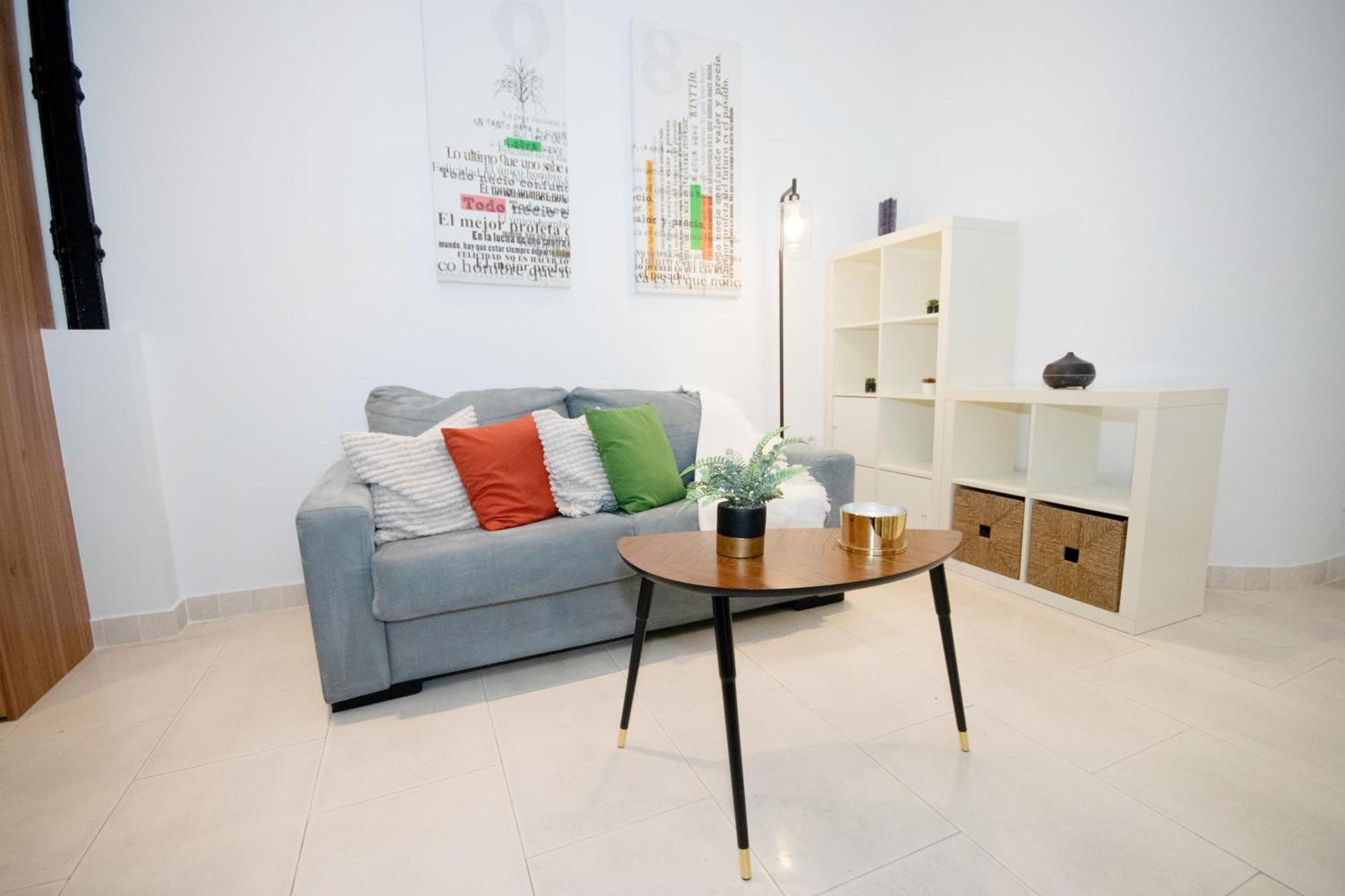 For You Rentals Apartamento Temporal Con Encanto En Malasana Min24 Madrid Bagian luar foto