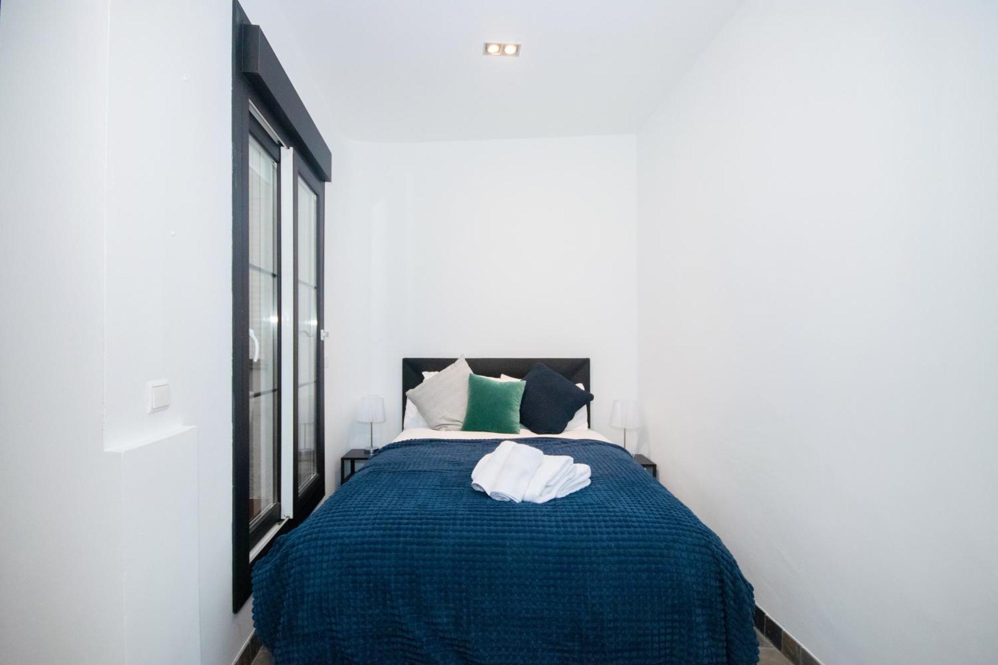 For You Rentals Apartamento Temporal Con Encanto En Malasana Min24 Madrid Bagian luar foto