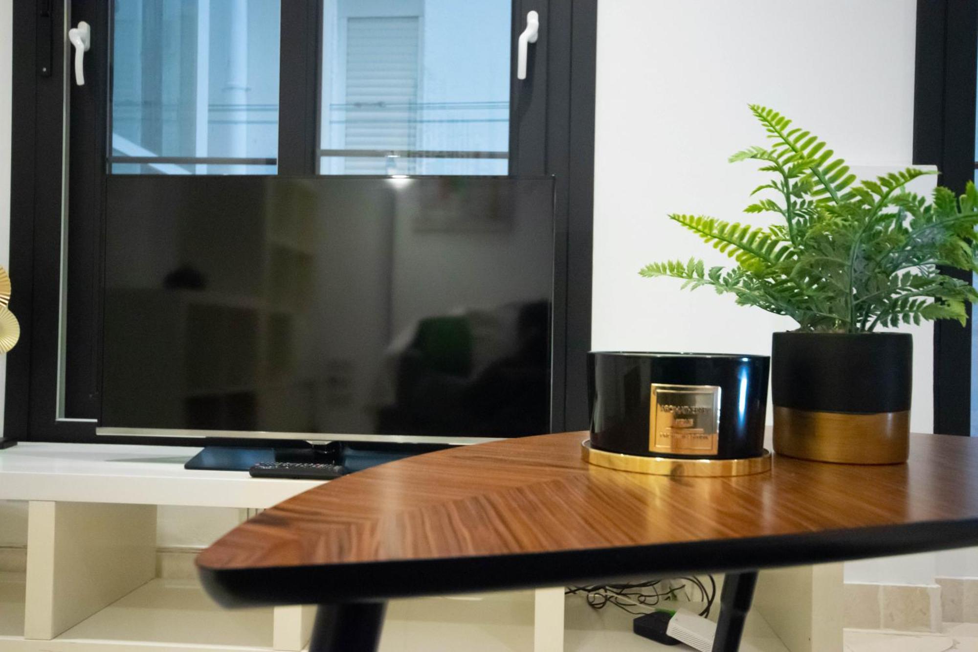 For You Rentals Apartamento Temporal Con Encanto En Malasana Min24 Madrid Bagian luar foto