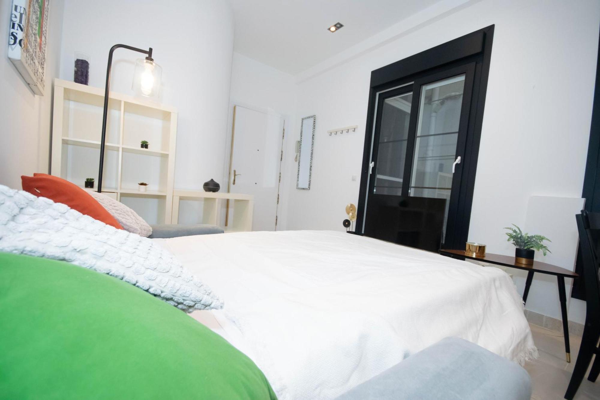 For You Rentals Apartamento Temporal Con Encanto En Malasana Min24 Madrid Bagian luar foto