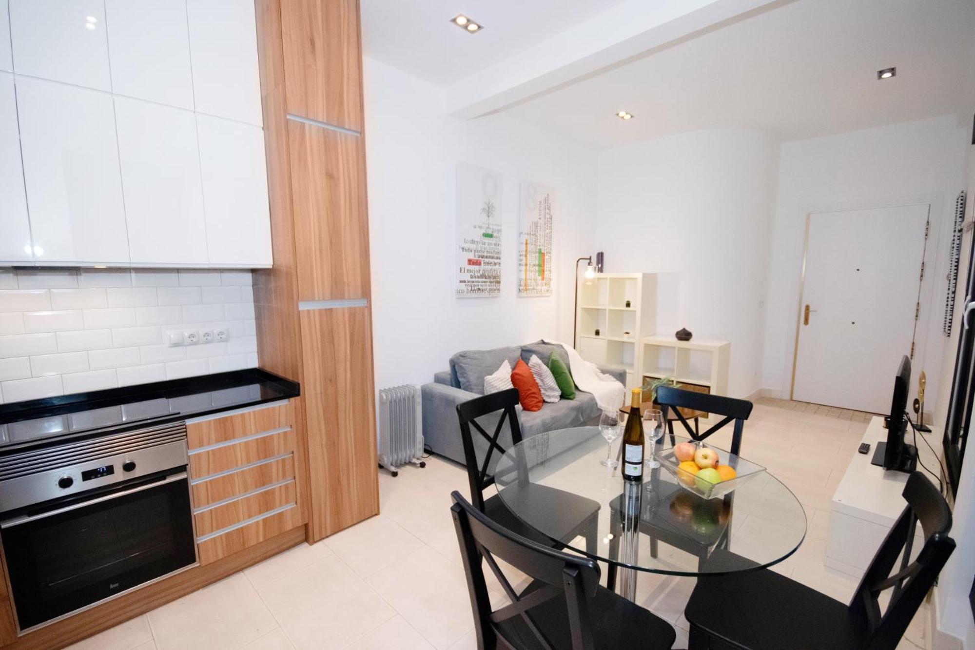 For You Rentals Apartamento Temporal Con Encanto En Malasana Min24 Madrid Bagian luar foto