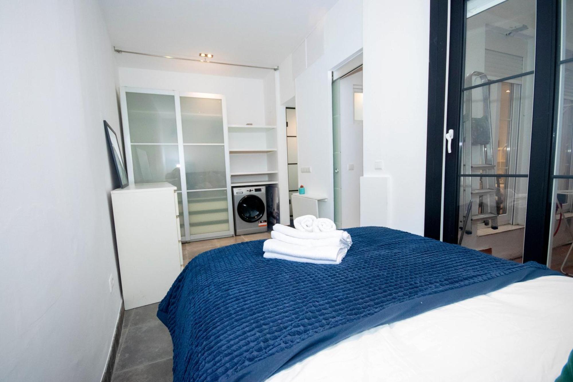For You Rentals Apartamento Temporal Con Encanto En Malasana Min24 Madrid Bagian luar foto